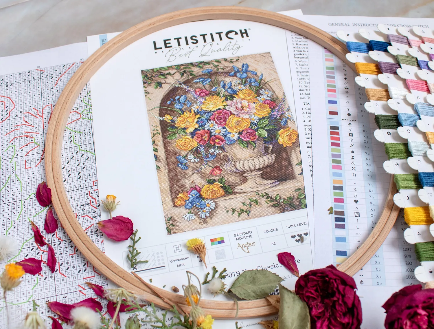 Leti Stitch L8079 Neo Classic Alcove borduurpakket 32x42 bloemen