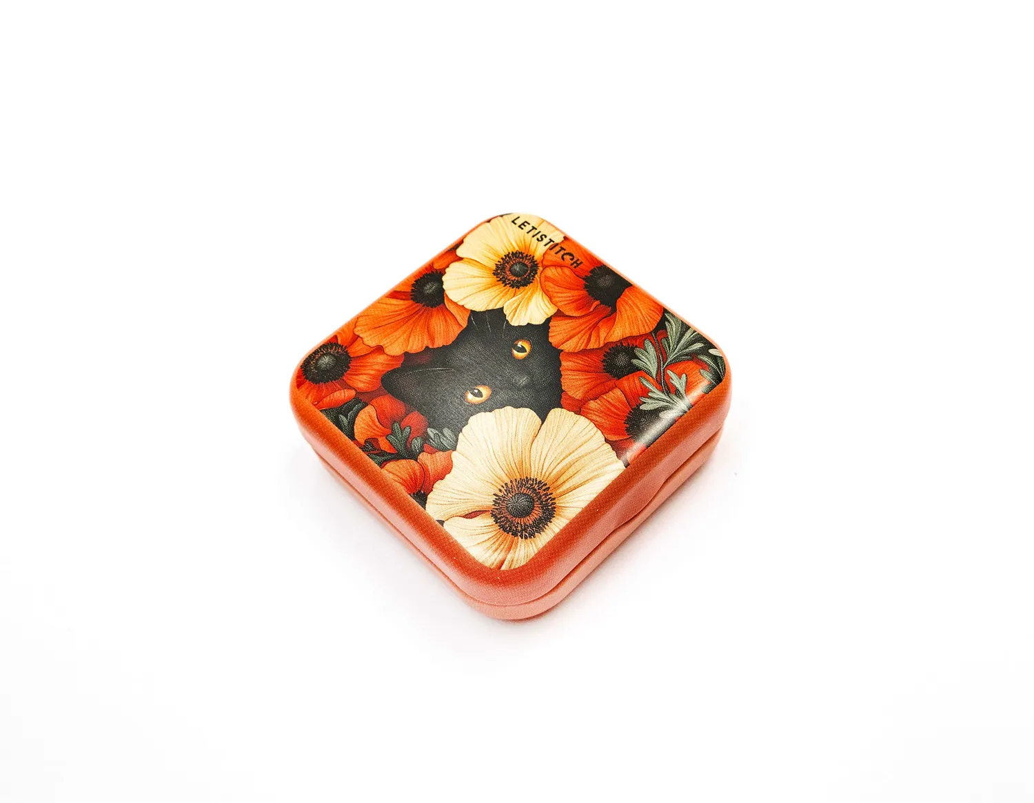 Leti Stitch 25640 Poppy Eyes naaldendoosje blik 5,5 cm
