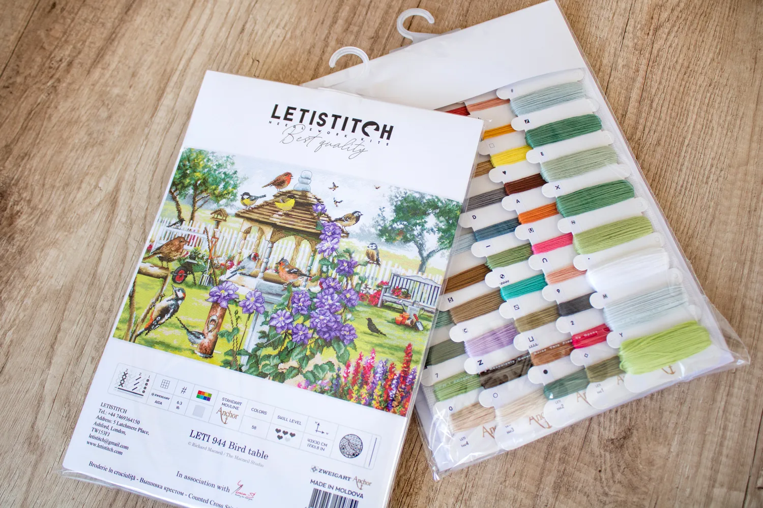 Leti Stitch 944 Bird Table borduurpakket 43x30 cm