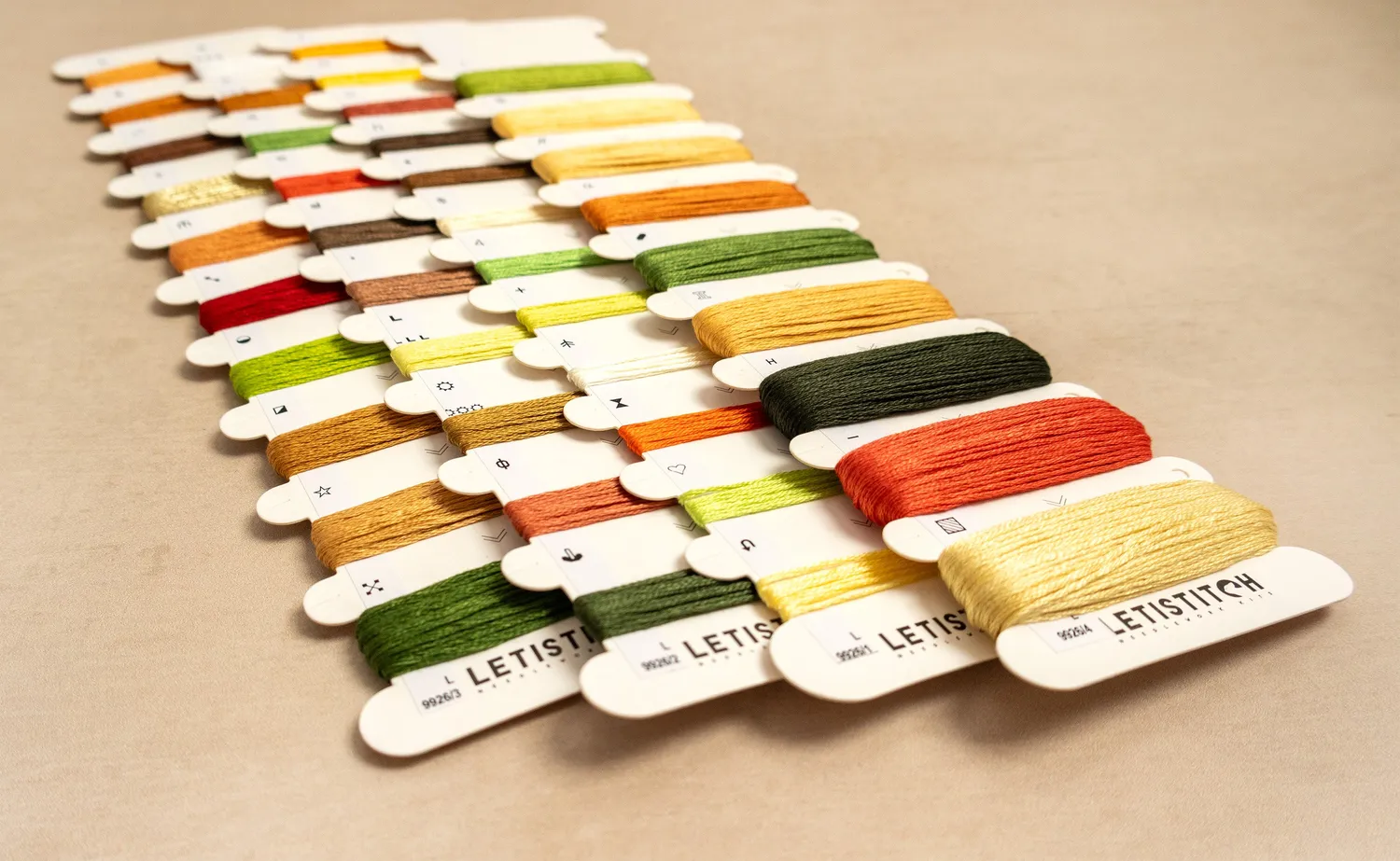 Leti Stitch L9926 Snakes borduurpakket 15,6x15,6 cm slang