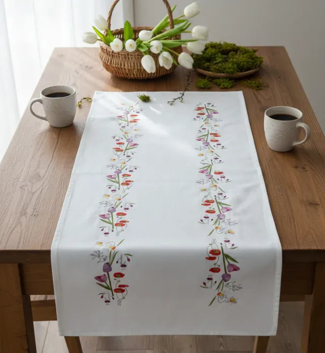 SEG Tulip & Poppy Garland tafelkleed borduurpakket kruissteek