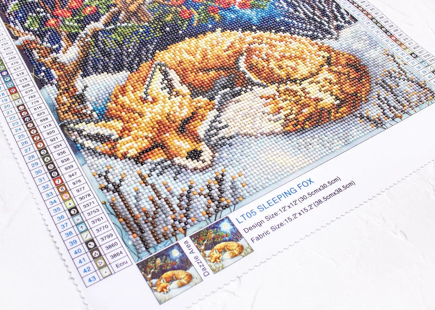 Leti Stitch Dazzle Dots LT05 Sleeping Fox diamond painting 30cm