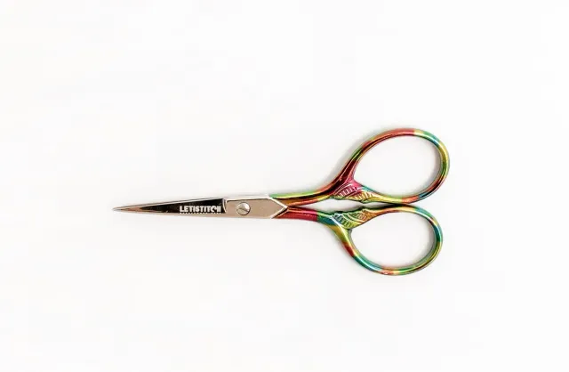Leti Stitch 20400 borduurschaartje regenboog 9 cm staal