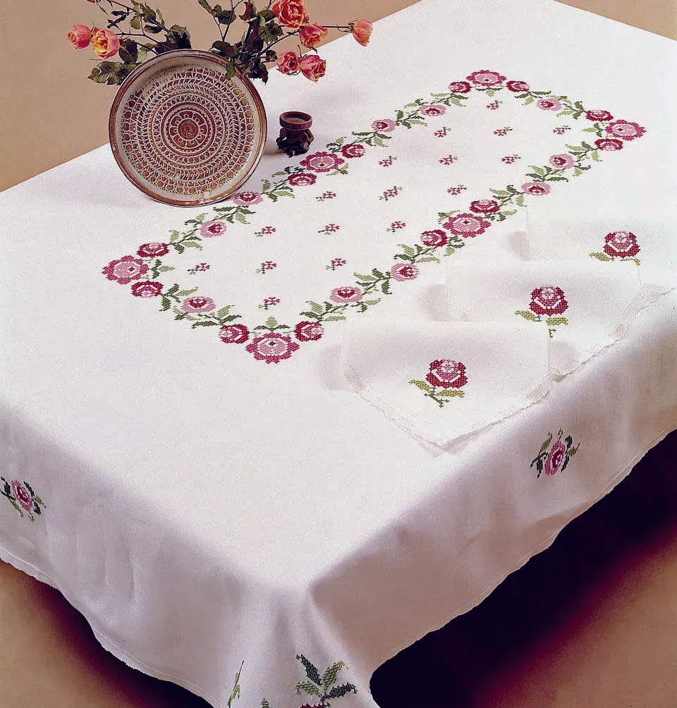 Margot Broderie Bagatelle tafelkleed borduurpakket wit