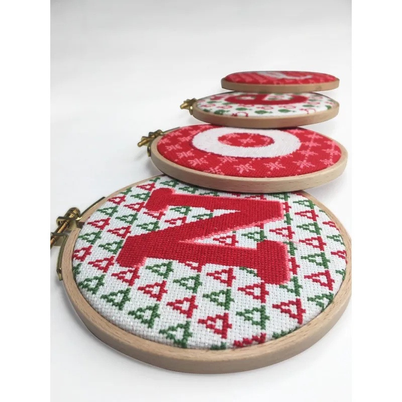LiliPoints NOEL borduurpatroon 92x92 rood groen