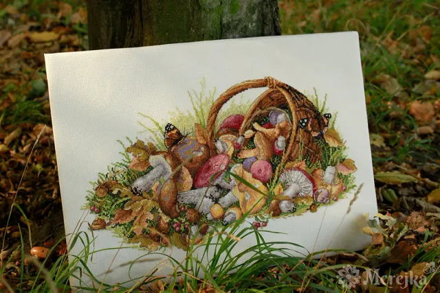 Merejka Mushrooms borduurpakket 40x23 cm ecru