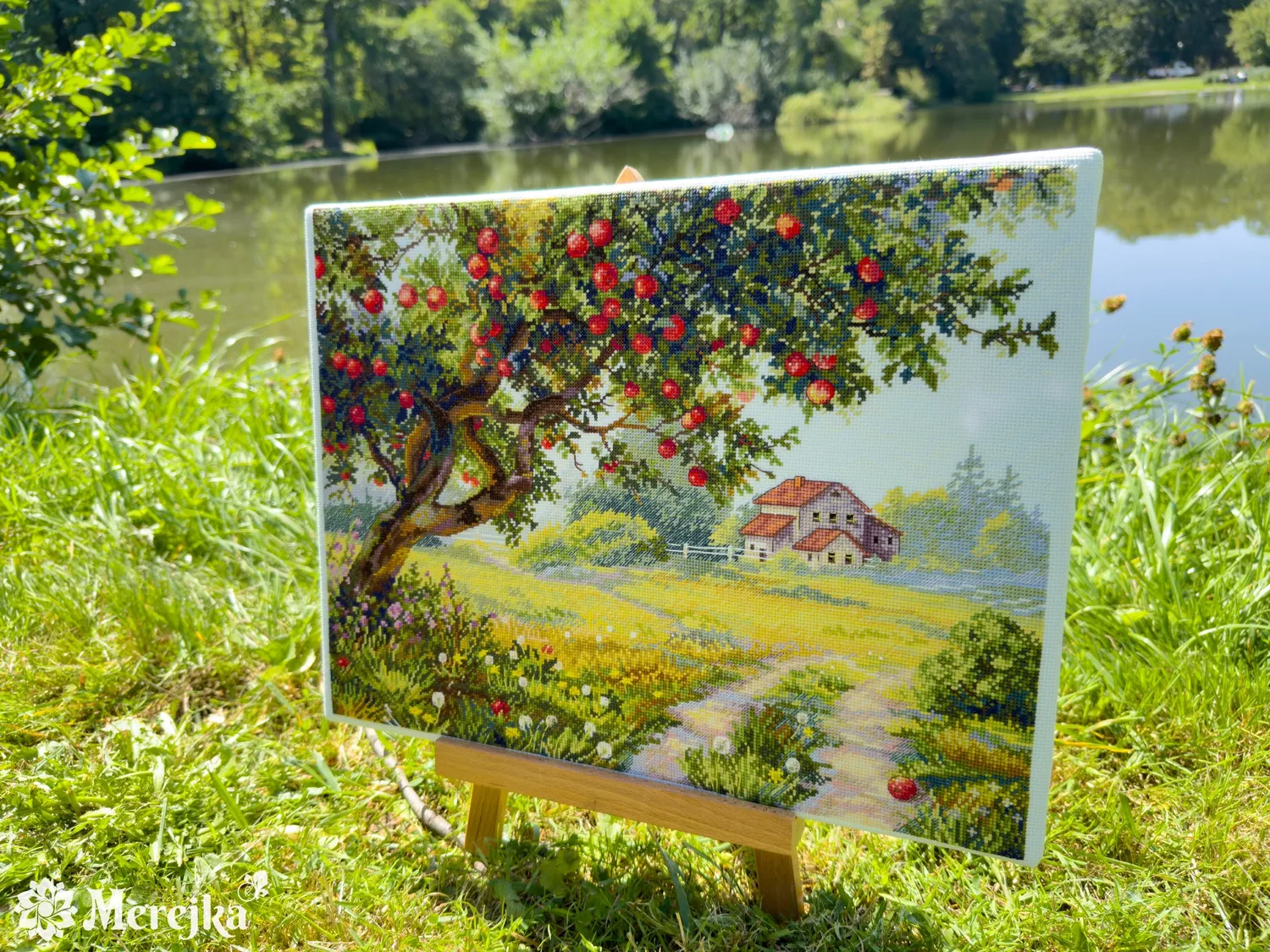 Merejka Old Apple Tree borduurpakket ijsblauw Aida
