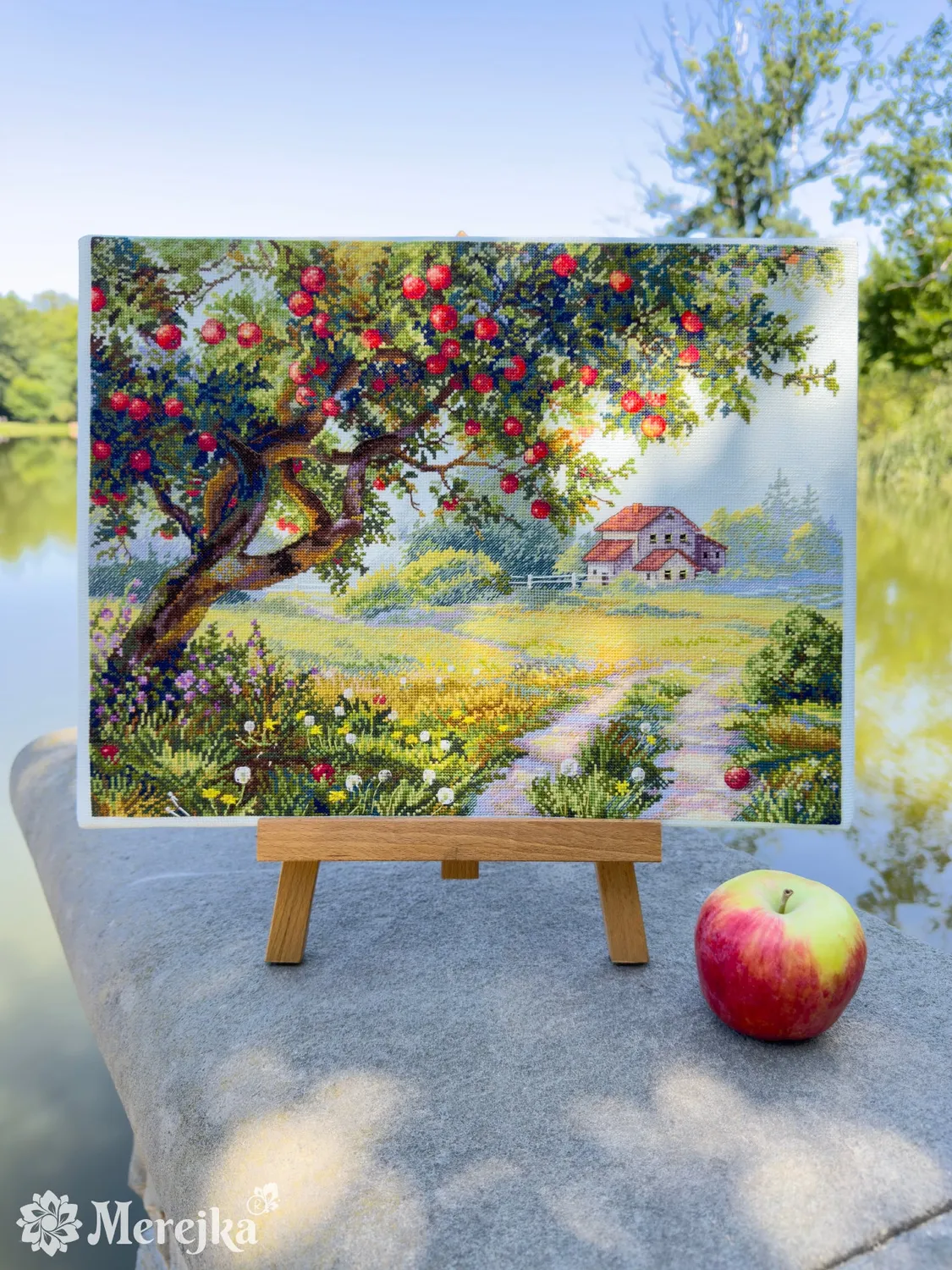 Merejka Old Apple Tree borduurpakket ijsblauw Aida
