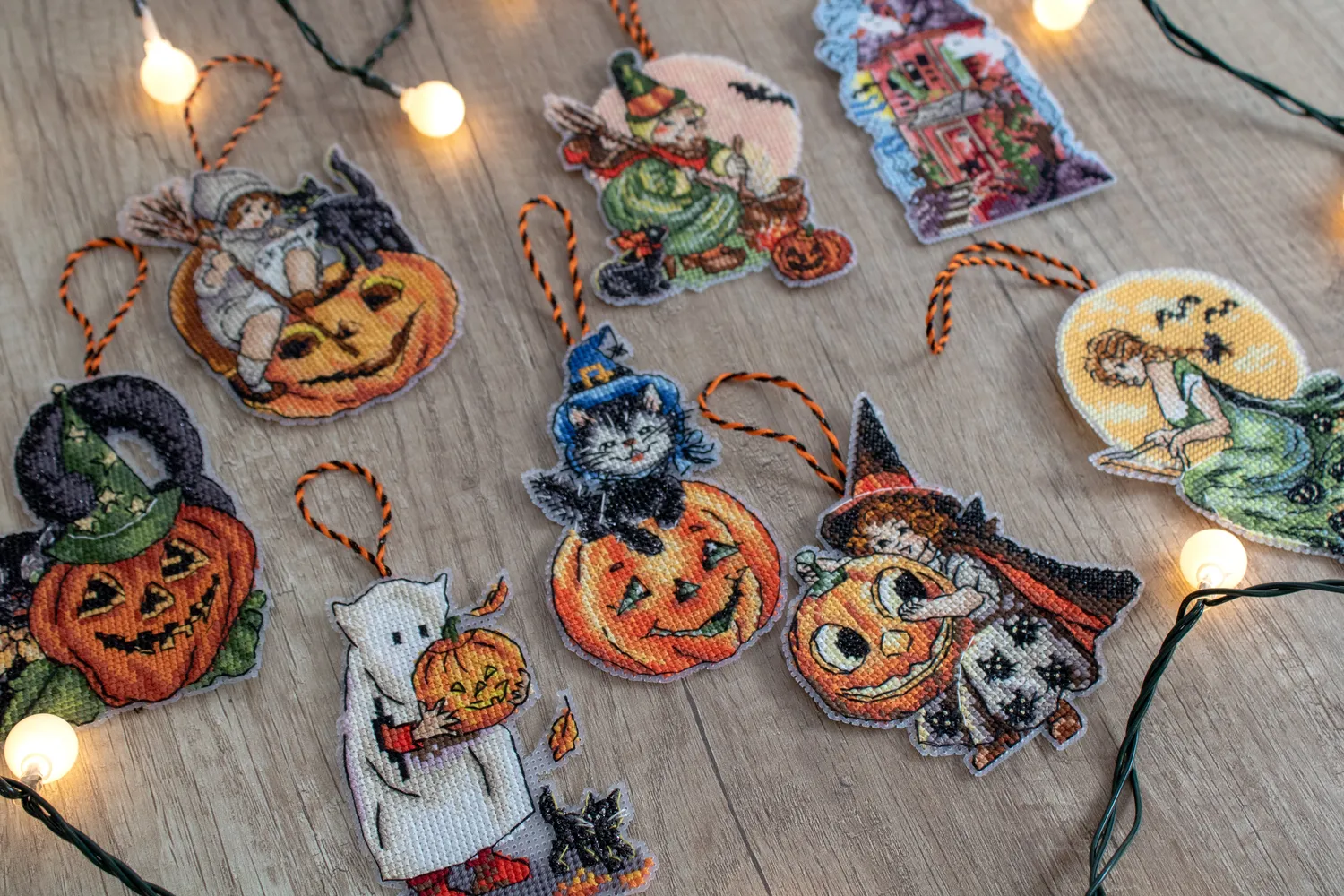 Leti Stitch L8008 Halloween Toys borduurpakket 8 stuks plastic canvas