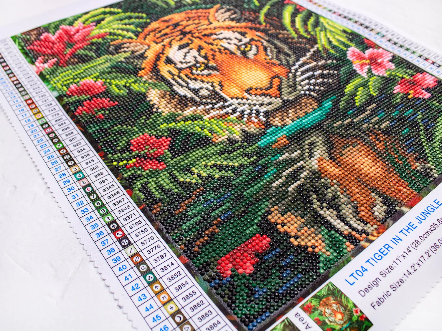 Dazzle Dots LT04 Tiger in the Jungle diamond painting 28x35,6 cm tijger