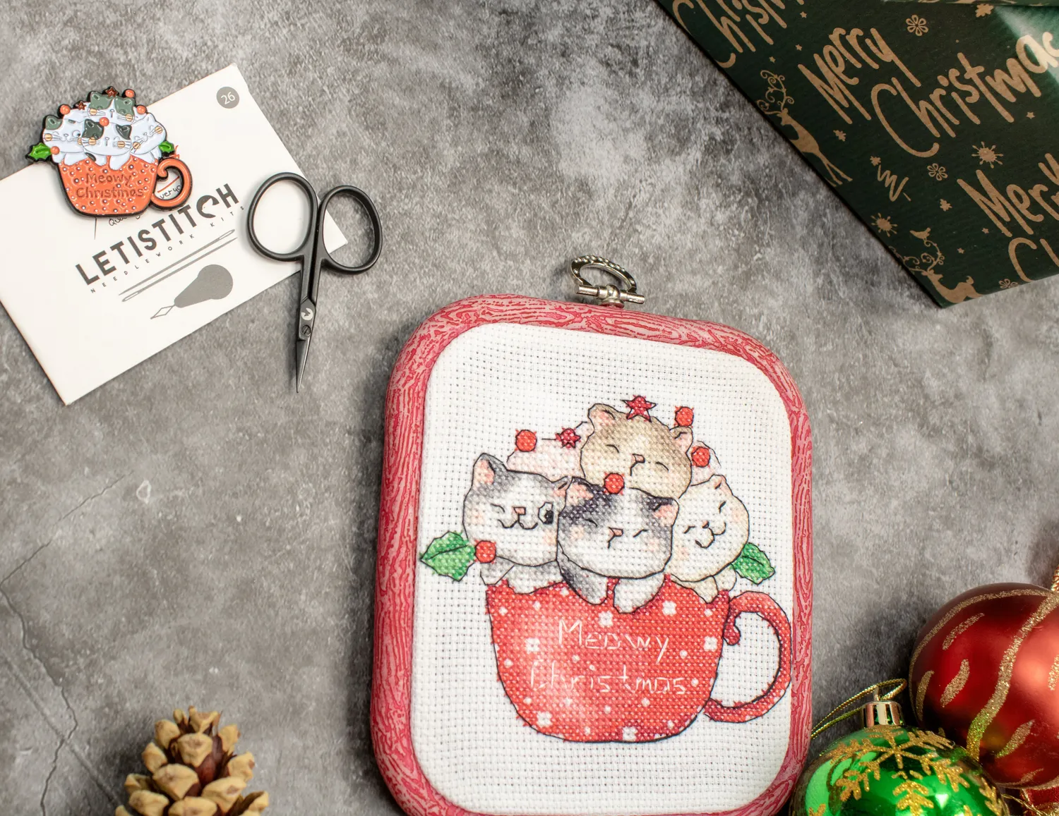 Leti Stitch L8080 Meowy Christmas borduurpakket met ring