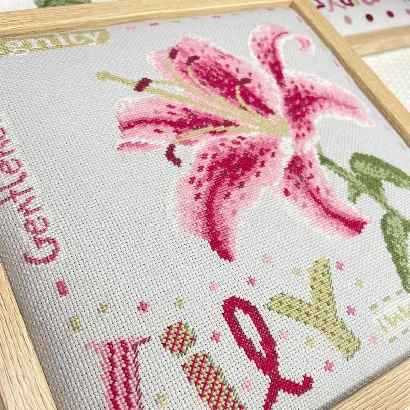 LiliPoints Lily borduurpatroon bloemen grijsblauw
