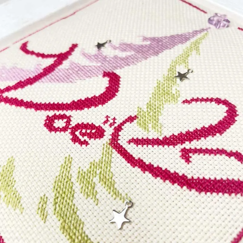 LiliPoints Pink Christmas Tree borduurpatroon met sterren