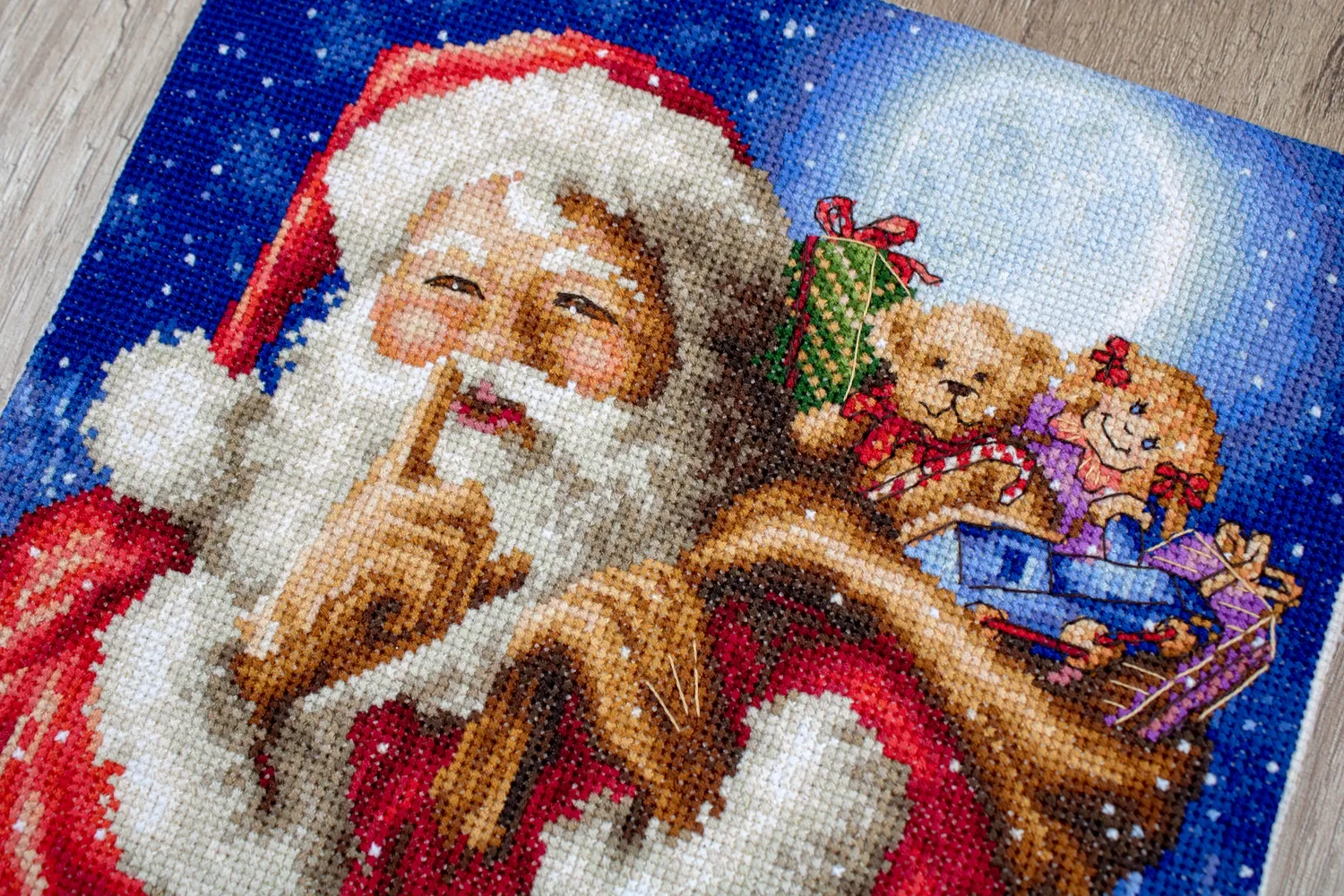 Leti Stitch L8000 Santa's Secret borduurpakket 27x20 cm kerst