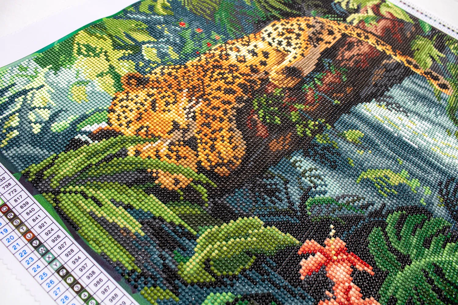 Dazzle Dots LT02 Leopard Diamond Painting 50,8x40,6cm