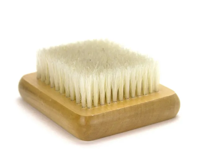 The Wool Family borstelmat naaldvilt hout