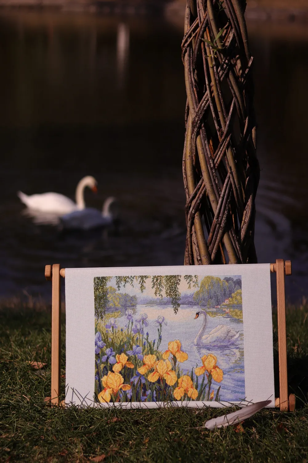 Merejka Enchanted Pond borduurpakket ijsblauw 28x34 cm