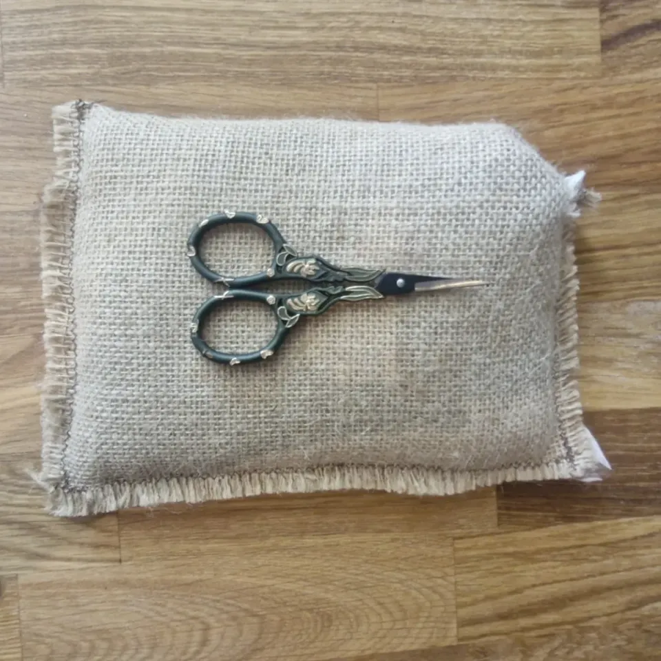 The Wool Family groen klein schaartje 11,2 cm scherp