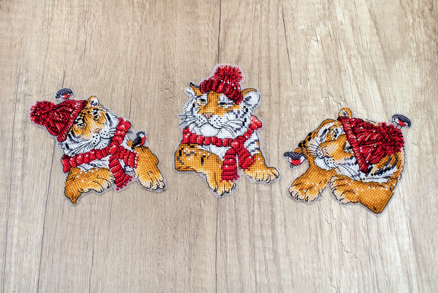 Leti Stitch L8017 Christmas Tigers borduurpakket 3 stuks