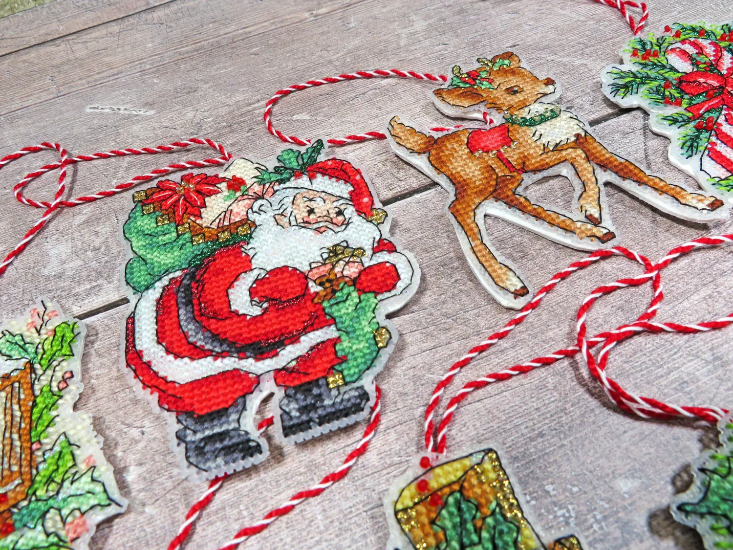 Leti Stitch LETI 966 Christmas Toys borduurpakket 10x9 cm