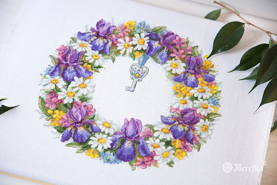 Merejka Wreath with Irises borduurpakket wit 25x26 cm 32 kl