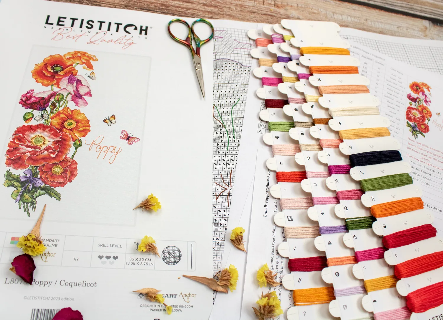Leti Stitch L8075 Poppy Coquelicot borduurpakket 35x22