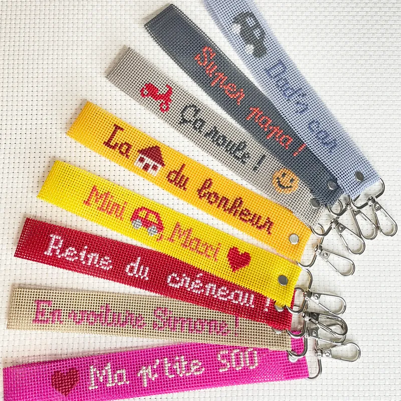 LiliPoints sleutelhanger borduren roze 21 cm polyester