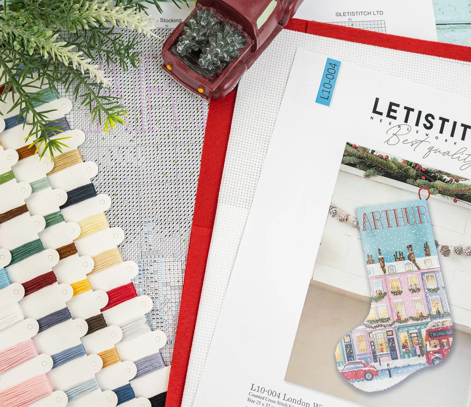 Leti Stitch L10-004 London Winter Charm Stocking borduurpakket 25x37 cm