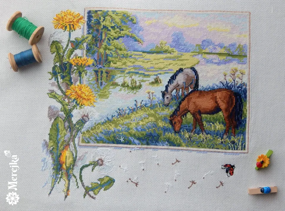 Merejka Horses borduurpakket 30x30 cm ecru aida