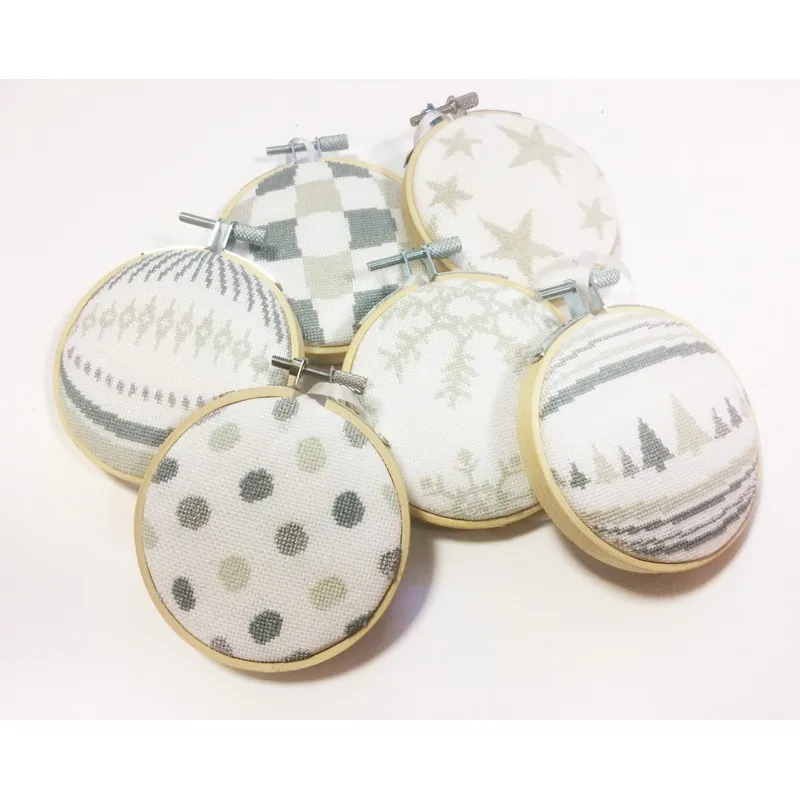 LiliPoints Christmas Ornaments 1 kruissteekpatroon 6 stuks