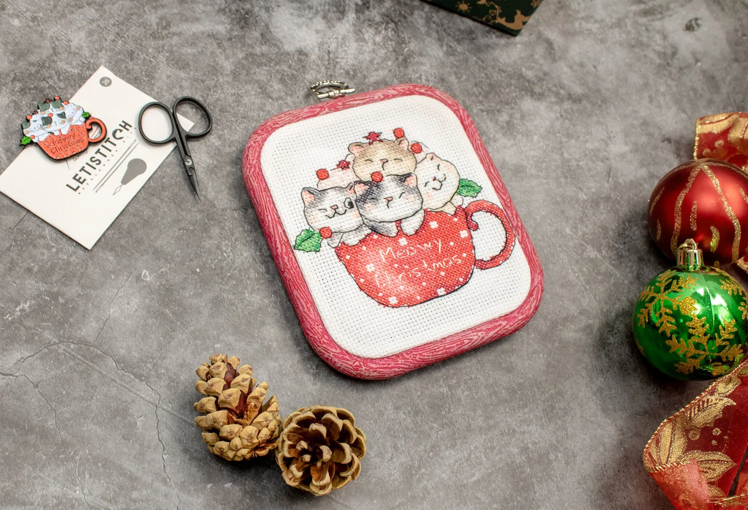 Leti Stitch L8080 Meowy Christmas borduurpakket met ring