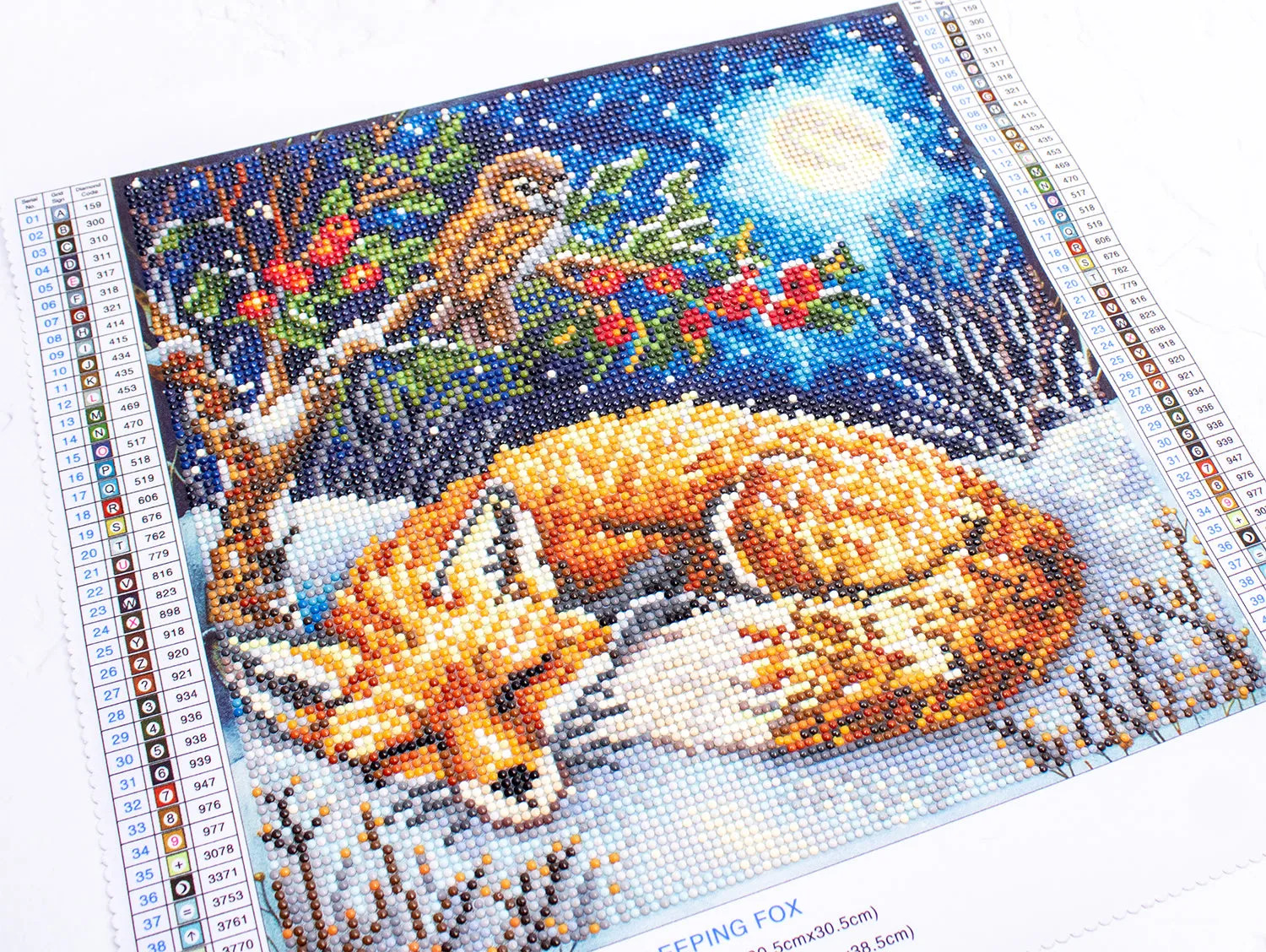 Leti Stitch Dazzle Dots LT05 Sleeping Fox diamond painting 30cm