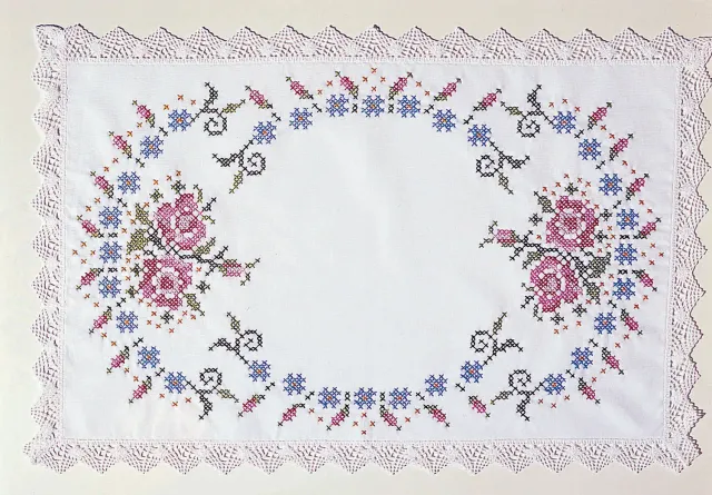 Margot Broderie Fleurs et Roses kleedje kruissteek