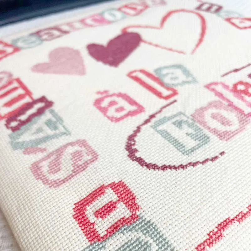 LiliPoints Valentine's Day kruissteekpatroon met alfabet