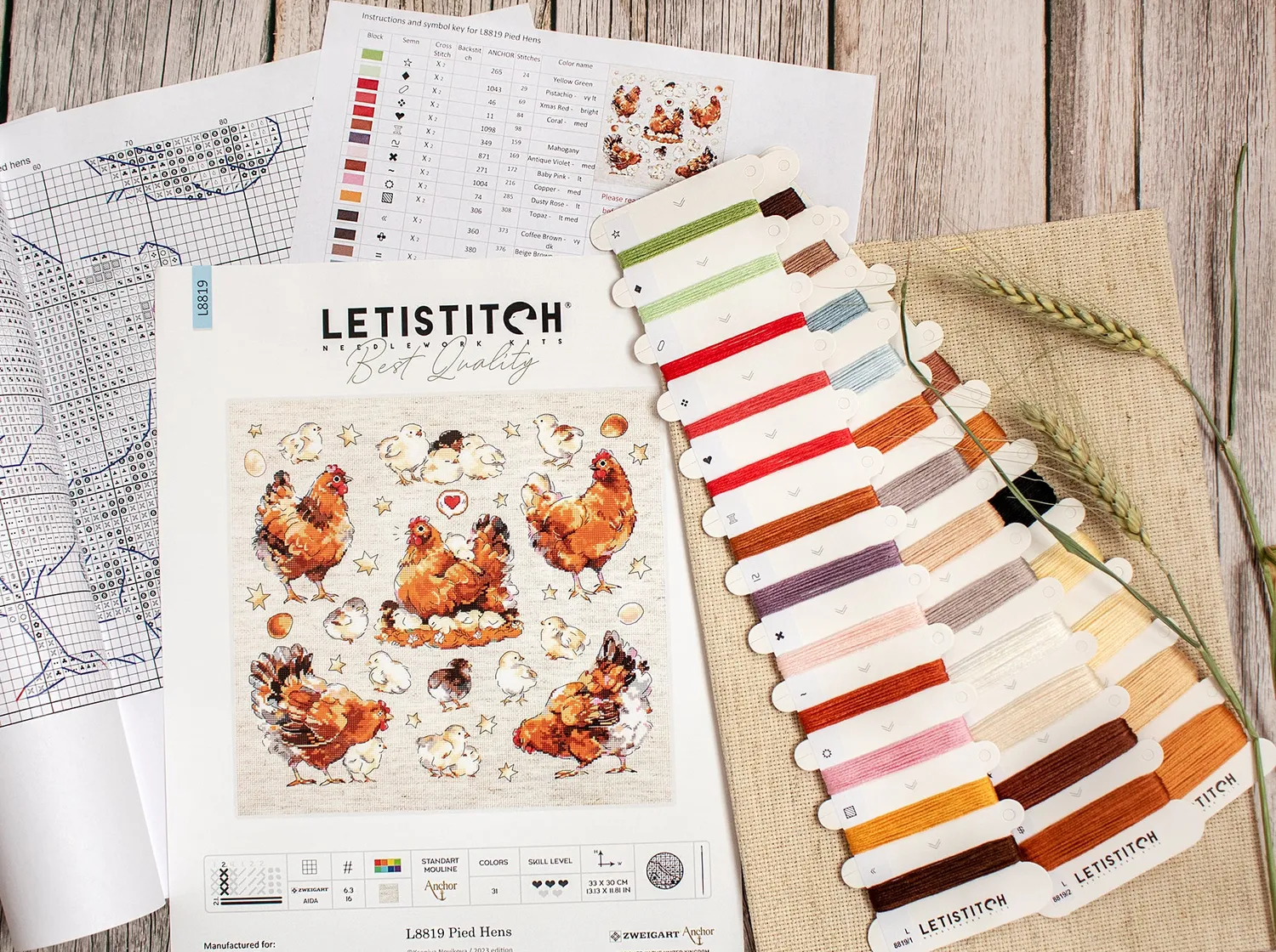 Leti Stitch L8819 Pied Hens borduurpakket 33x30 cm kippen