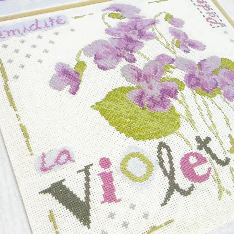 LiliPoints Violet borduurpatroon viooltjes bloem