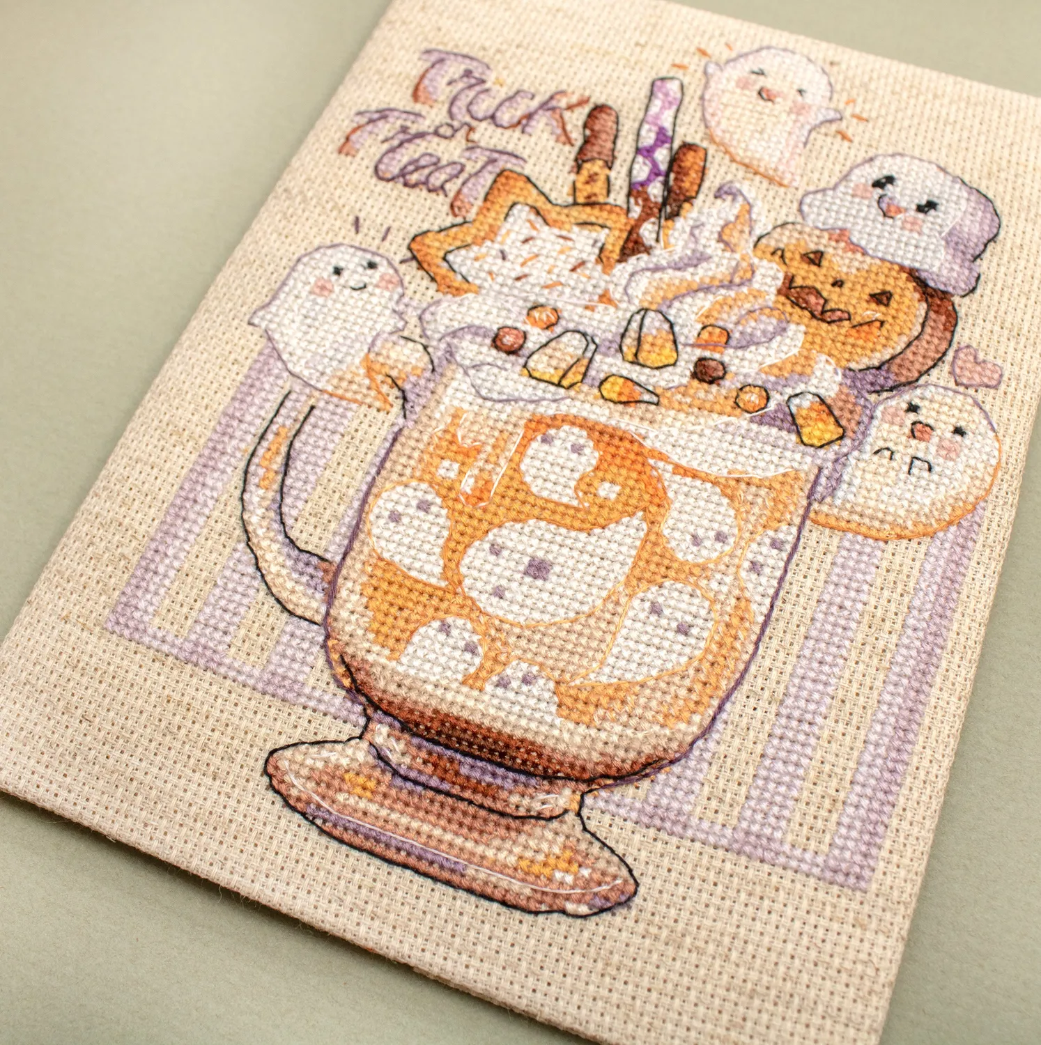 Leti Stitch L8810 Trick or Treat borduurpakket 13x17 cm