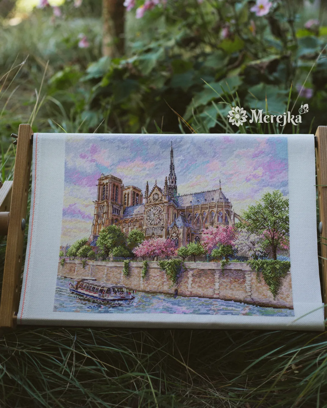 Merejka Notre-Dame de Paris borduurpakket Aida 16 ecru 31x38