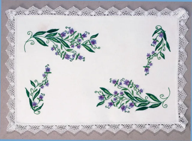 SEG Margot Broderie Bluebells placemats borduurpakket bloemen