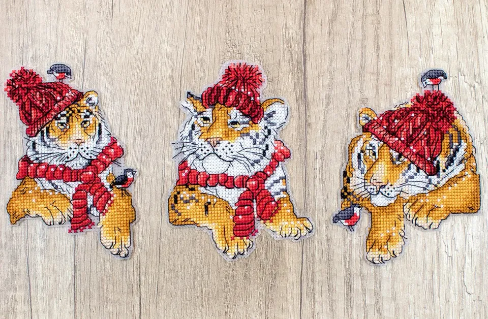 Leti Stitch L8017 Christmas Tigers borduurpakket 3 stuks