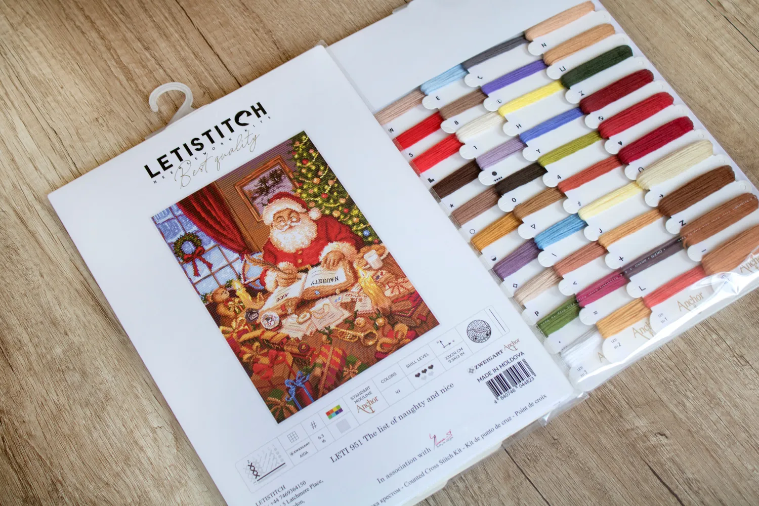 Leti Stitch LETI 951 Naughty Nice borduurpakket 33x24 cm