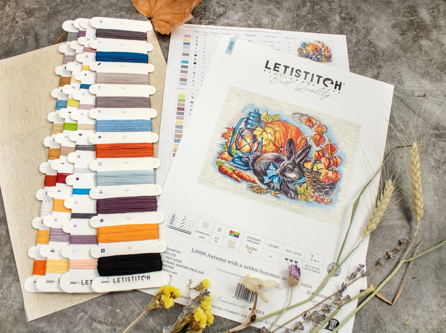 Leti Stitch L8998 Autumn with a Rabbit borduurpakket 25x20 cm herfst