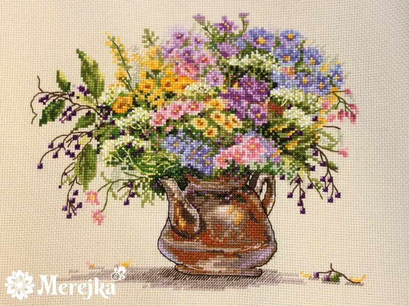 Merejka Wild Flowers borduurpakket Aida 14 ecru 37 kleuren