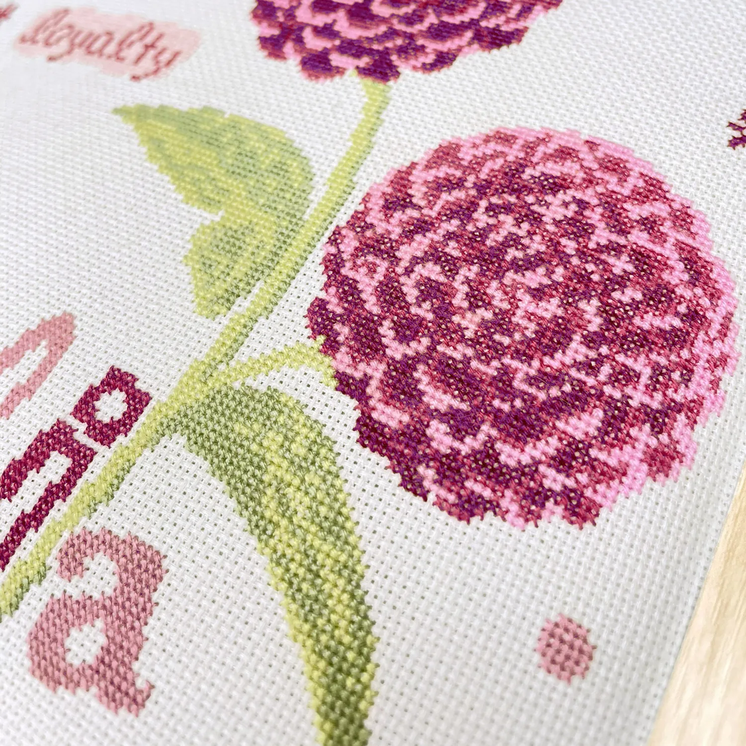 LiliPoints Pompom Dahlia borduurpatroon bloem