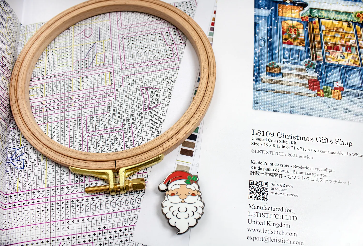 Leti Stitch L8109 Christmas Gifts Shop borduurpakket 21x21cm 52 kleuren