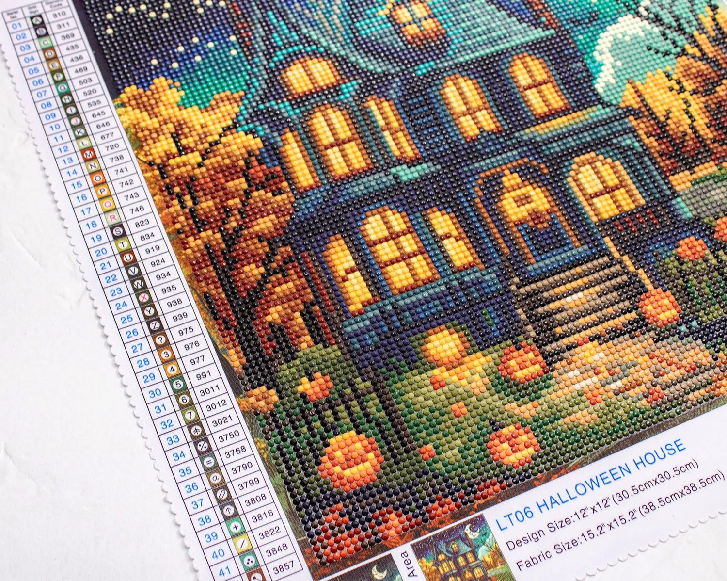 Dazzle Dots LT06 Halloween House diamond painting 30,5x30,5 cm