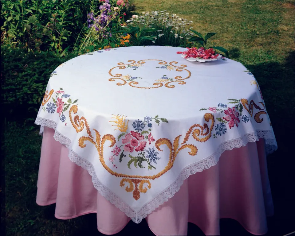SEG Brodélia surnappe borduurpakket kant bloemen