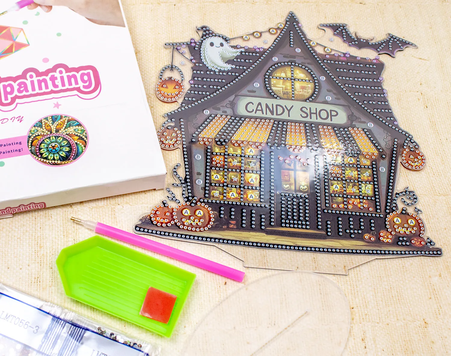 Dazzle Dots 480-930 Haunted Treats diamond painting standaard
