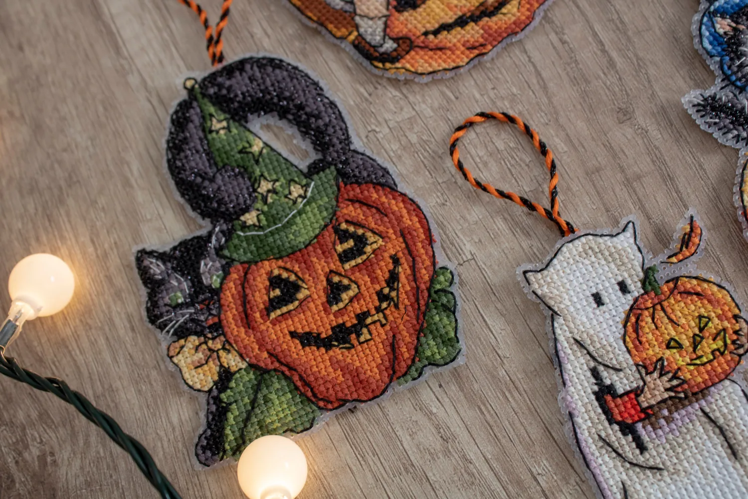 Leti Stitch L8008 Halloween Toys borduurpakket 8 stuks plastic canvas