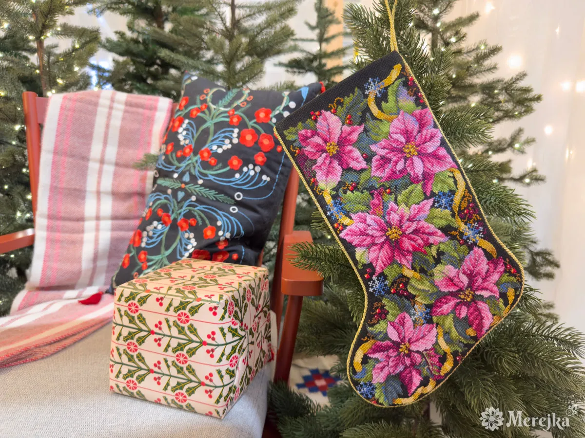 Merejka Pink Poinsettia kerstsok borduurpakket zwart